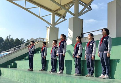 文明润童心　礼仪伴成长 ——六9中队主题升旗仪式