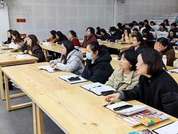 深耕 “学为中心” 课堂 培育新时代积极学习者 ——白鹿小学召开2025-2026学年第二学期新学期学科教研组会议